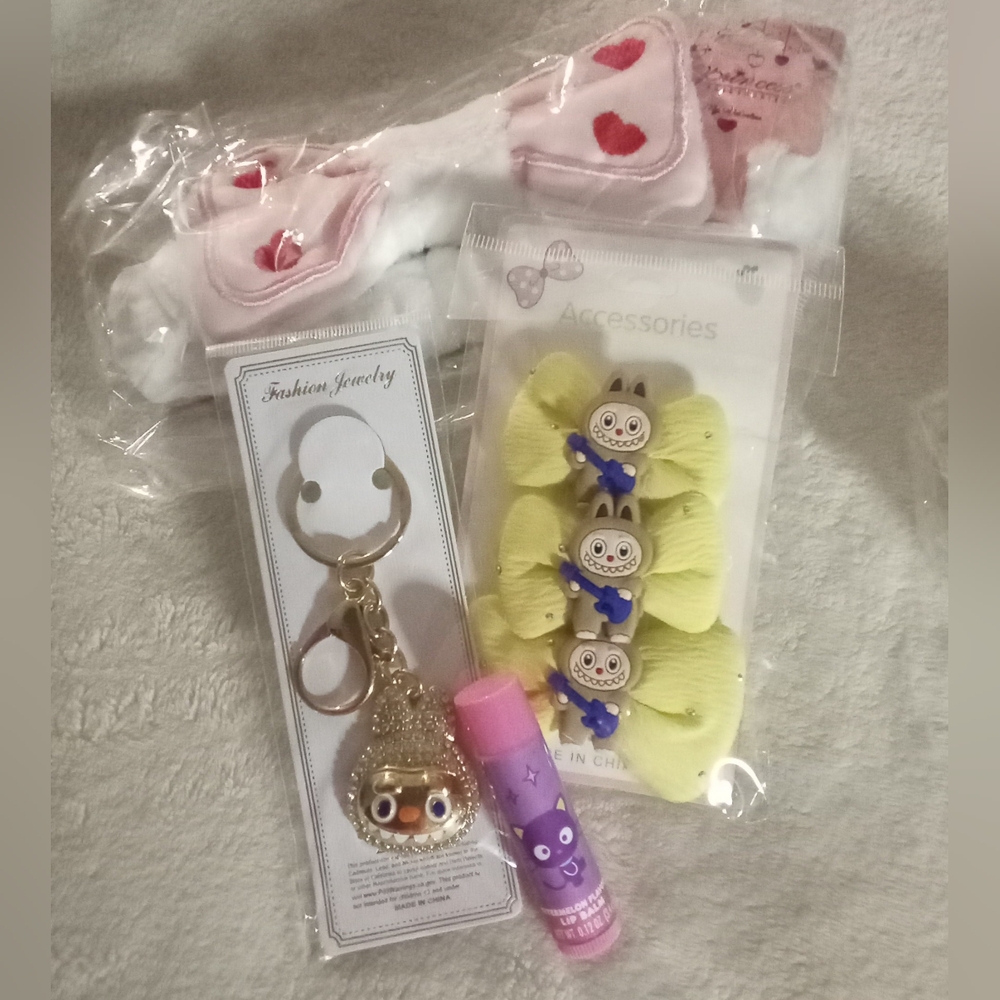 LABUBU HEARTS AND HELLO KITTY BUNDLE! ALL NEW!